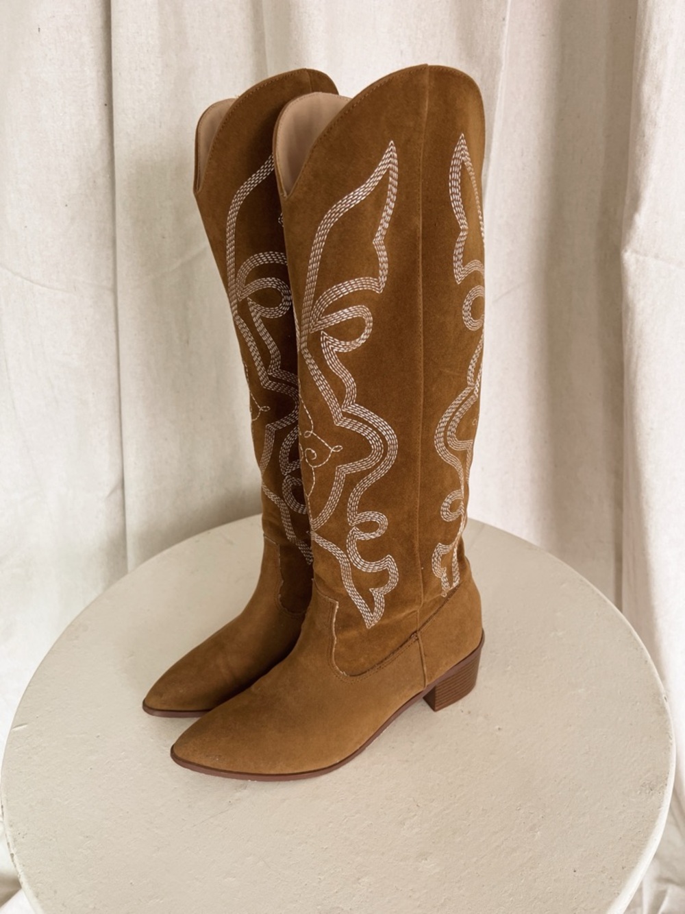 Suede Western Knee-High Boots in Brown